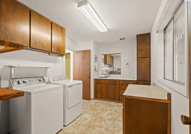 Photo 3 of Single family home for sale at 1721 3rd Street, Lewiston, ID 83501 | MLS# PAC294423 | Listing updated on 2026-10-17