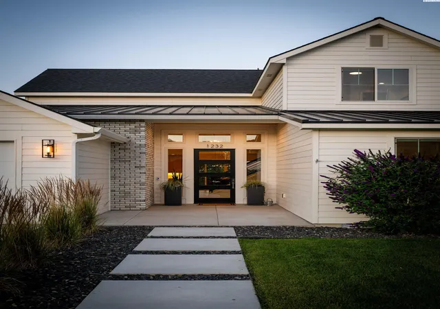 Photo 2 of Single family home for sale at 1232 Meadow Hills Dr, Richland, WA 99352 | MLS# PAC294454 | Listing updated on 2026-10-18