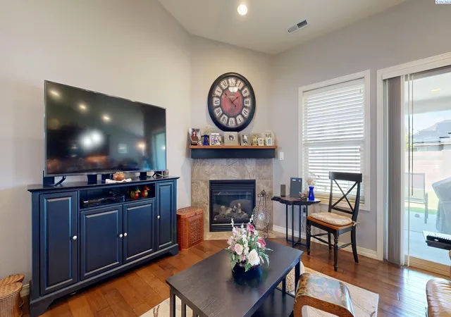 Photo 4 of Single family home for sale at 1311 Platinum Pl, West Richland, WA 99353 | MLS# PAC294581 | Listing updated on 2026-10-22