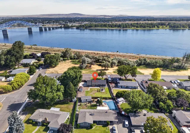 Photo 2 of Single family home for sale at 3613 W Havstad, Pasco, WA 99301 | MLS# PAC294585 | Listing updated on 2026-10-15