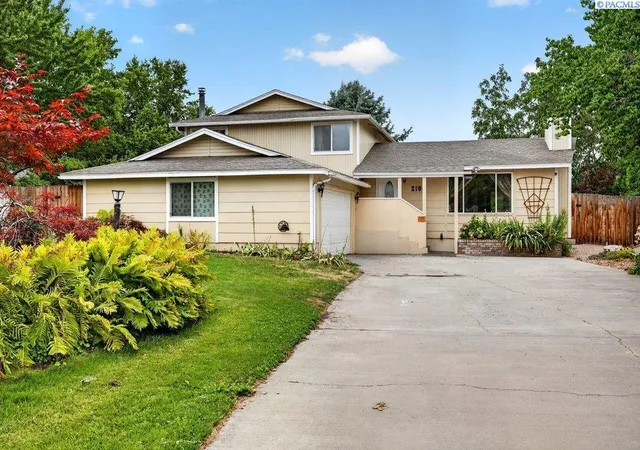 Photo 2 of Single family home for sale at 2105 Pheasant Ln, West Richland, WA 99353 | MLS# PAC294727 | Listing updated on 2026-10-16