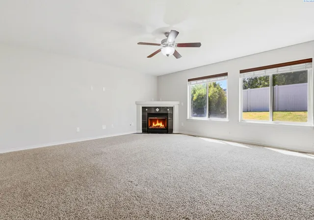 Photo 4 of Single family home for sale at 406 Lakerose Lp, Richland, WA 99352 | MLS# PAC294752 | Listing updated on 2026-10-23