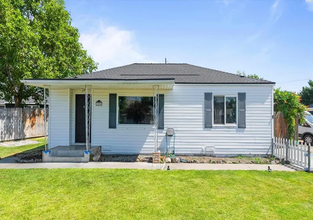 Photo 3 of Single family home for sale at 1008 Adams St, Richland, WA 99352 | MLS# PAC294775 | Listing updated on 2026-10-14