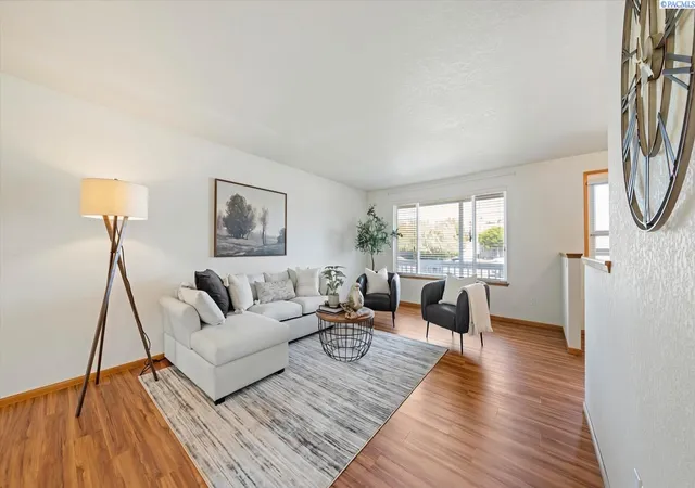 Photo 3 of Single family home for sale at 910 S Arthur, Kennewick, WA 99336 | MLS# PAC294788 | Listing updated on 2026-10-16