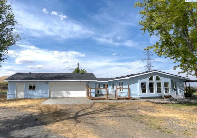 Photo 1 of Manufactured home for sale at 63208 N Whan Rd, Benton City, WA 99320 | MLS# PAC294800 | Listing updated on 2026-10-19