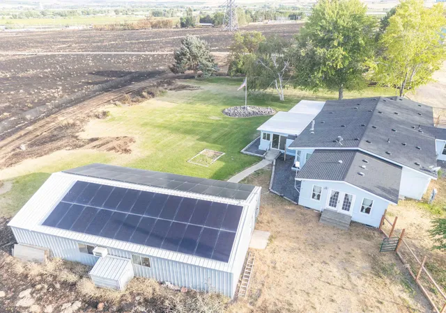 Photo 3 of Manufactured home for sale at 63208 N Whan Rd, Benton City, WA 99320 | MLS# PAC294800 | Listing updated on 2026-10-19