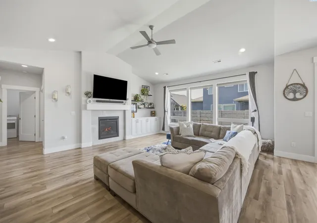Photo 3 of Single family home for sale at 2765 Broken Top Ave, Richland, WA 99354 | MLS# PAC294806 | Listing updated on 2026-10-17
