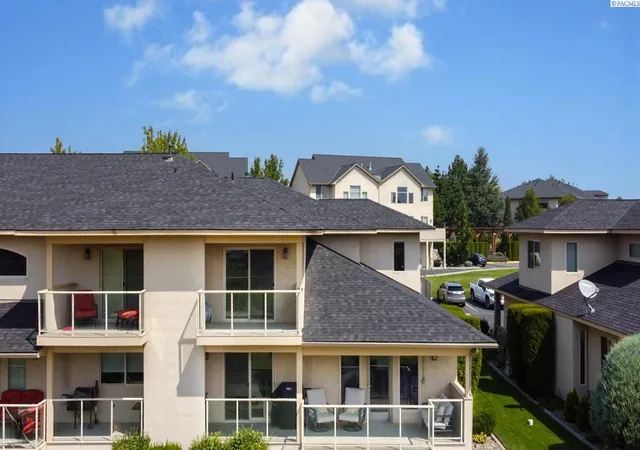 Photo 3 of Condo for sale at 3710 W D 101 Cyn Lakes Dr, Kennewick, WA 99337 | MLS# PAC294843 | Listing updated on 2026-10-22
