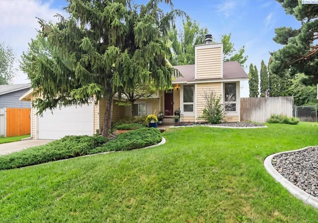 Photo 2 of Single family home for sale at 8720 W Falls Ave, Kennewick, WA 99336 | MLS# PAC294864 | Listing updated on 2026-10-17