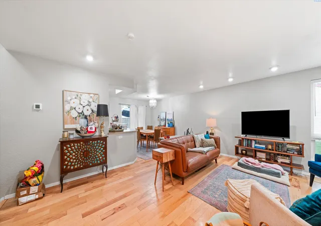 Photo 3 of Single family home for sale at 8720 W Falls Ave, Kennewick, WA 99336 | MLS# PAC294864 | Listing updated on 2026-10-17