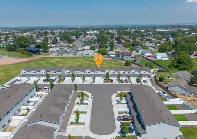 Photo 2 of Townhouse for sale at 3934 W 5th Place, Kennewick, WA 99337 | MLS# PAC294866 | Listing updated on 2026-10-22