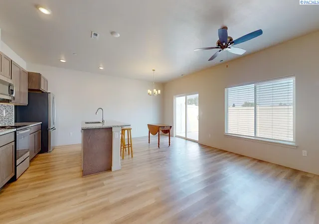 Photo 4 of Townhouse for sale at 3934 W 5th Place, Kennewick, WA 99337 | MLS# PAC294866 | Listing updated on 2026-10-22