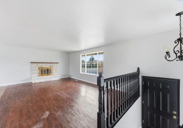 Photo 3 of Single family home for sale at 1828 W 19th Avenue, Kennewick, WA 99337 | MLS# PAC294885 | Listing updated on 2026-10-14