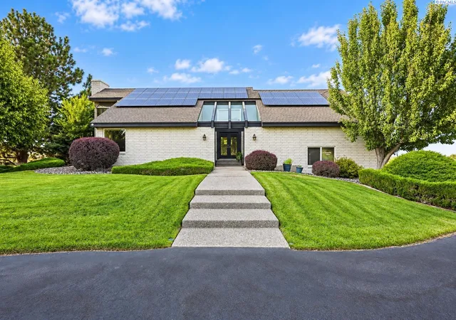 Photo 2 of Single family home for sale at 202008 E Terill Rd, Kennewick, WA 99337 | MLS# PAC294897 | Listing updated on 2026-10-15