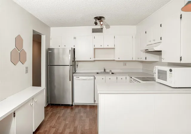 Photo 1 of Condo for sale at 303 Gage Blvd, Richland, WA 99352 | MLS# PAC294898 | Listing updated on 2026-10-22