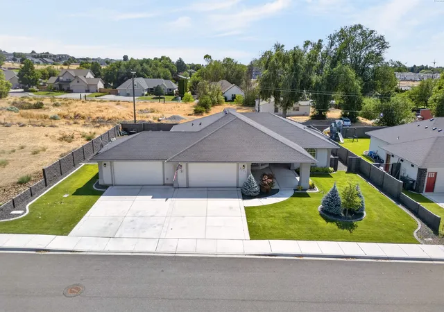 Photo 2 of Single family home for sale at 3221 Road 71st Pl, Pasco, WA 99301 | MLS# PAC294909 | Listing updated on 2026-10-21