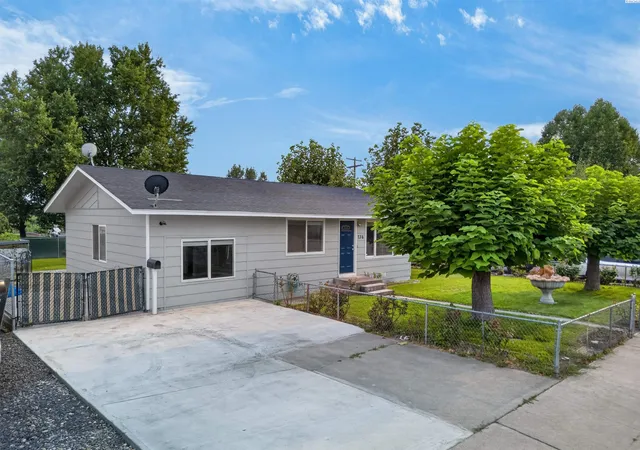 Photo 1 of Single family home for sale at 736 W Leola St, Pasco, WA 99301 | MLS# PAC294959 | Listing updated on 2026-10-20