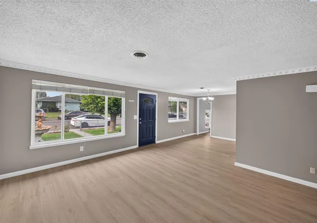 Photo 4 of Single family home for sale at 736 W Leola St, Pasco, WA 99301 | MLS# PAC294959 | Listing updated on 2026-10-20