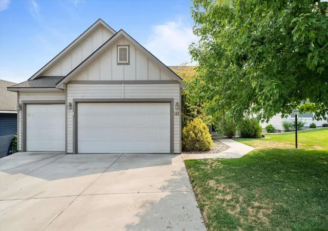 Single family home for sale at 146 Henley Dr, Pasco, WA 99301 | MLS# PAC294967