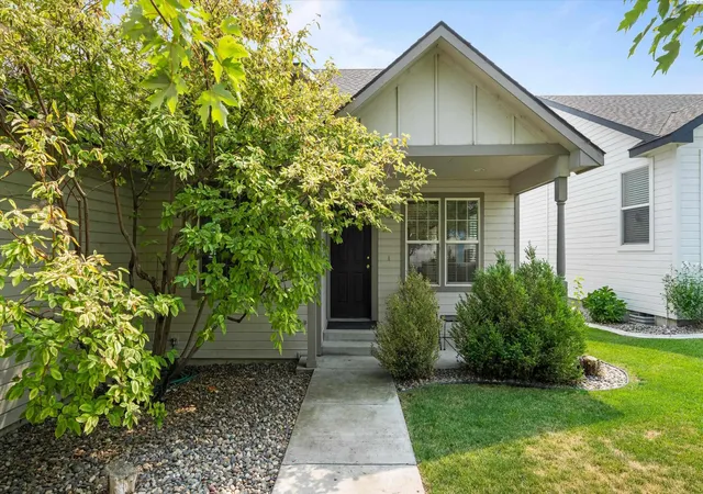 Photo 1 of Single family home for sale at 146 Henley Dr, Pasco, WA 99301 | MLS# PAC294967 | Listing updated on 2026-10-17