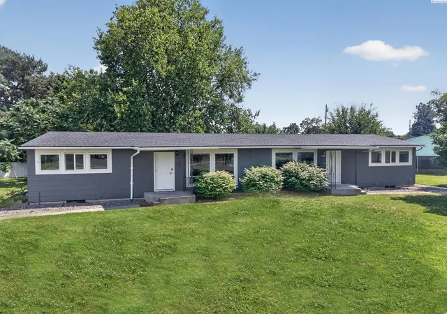 Photo 3 of Townhouse for sale at 1016 #b Cedar St, Richland, WA 99354 | MLS# PAC295032 | Listing updated on 2026-10-15