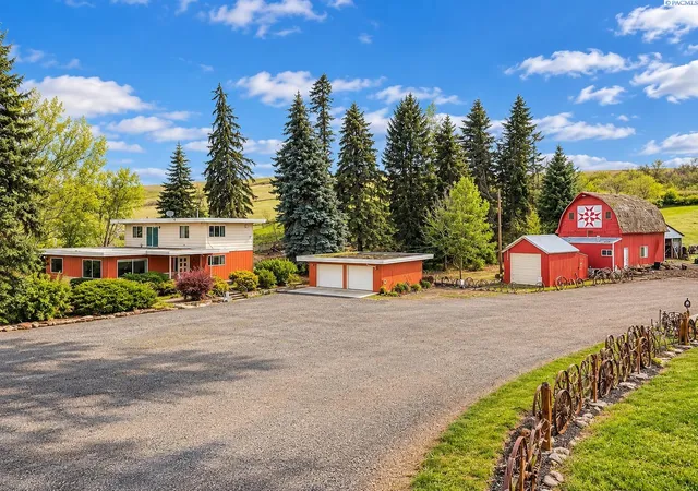 Photo 1 of Single family home for sale at 409 N Parkway, Uniontown, WA 99179 | MLS# PAC295063 | Listing updated on 2026-10-23