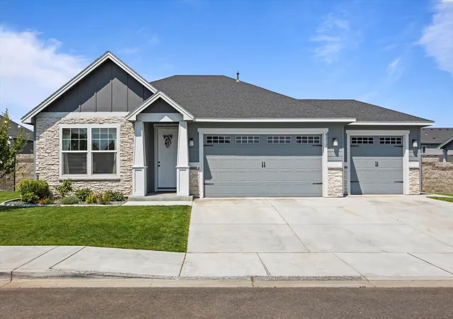 Photo 1 of Sale Pending at 8212 Fernow St, West Richland, WA 99353 | MLS# PAC295067 | Listing updated on 2026-10-21