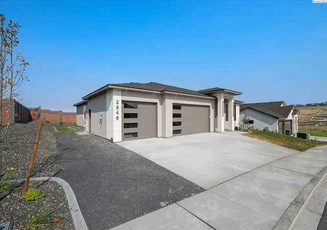Photo 3 of Sale Pending at 2946 S Belfair St, Kennewick, WA 99338 | MLS# PAC295085 | Listing updated on 2026-10-21