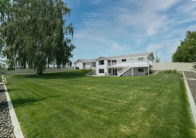 Photo 3 of Single family home for sale at 1181 W Sagemoor, Pasco, WA 99301 | MLS# PAC295123 | Listing updated on 2026-10-23
