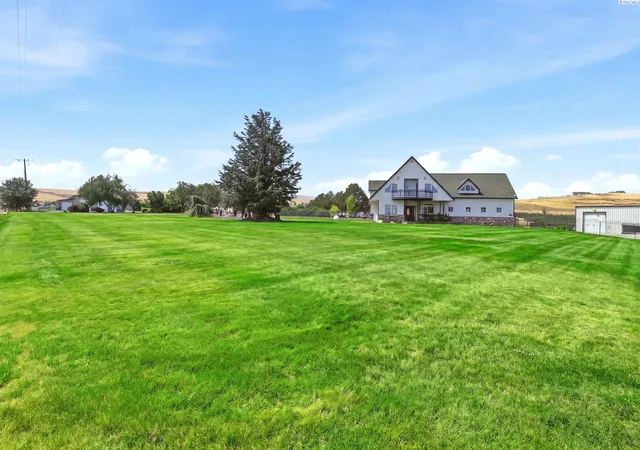 Photo 3 of Single family home for sale at 44208 S Fremont St, Kennewick, WA 99337 | MLS# PAC295126 | Listing updated on 2026-10-16