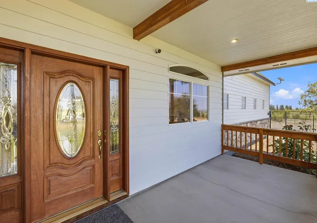 Photo 4 of Single family home for sale at 44208 S Fremont St, Kennewick, WA 99337 | MLS# PAC295126 | Listing updated on 2026-10-16