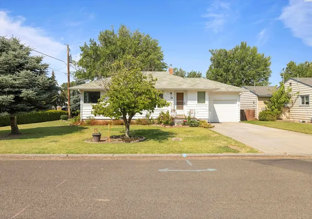 Photo 3 of Single family home for sale at 28 Sw Evans Ave, College Place, WA 99324 | MLS# PAC295129 | Listing updated on 2026-10-21