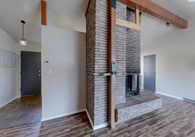 Photo 2 of Sale Pending at 1645 Ne Lower Dr, Pullman, WA 99163 | MLS# PAC295135 | Listing updated on 2026-10-20