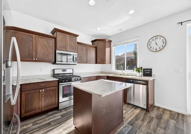 Photo 3 of Single family home for sale at 5914 Ramus Ln, Pasco, WA 99301 | MLS# PAC295146 | Listing updated on 2026-10-17