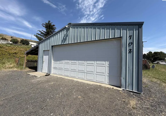 Photo 1 of Manufactured home for sale at 702 W 1st Street, Albion, WA 99102 | MLS# PAC295147 | Listing updated on 2026-10-16