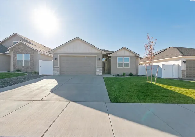 Single family home for sale at 3557 Allison Way, Richland, WA 99352 | MLS# PAC295160