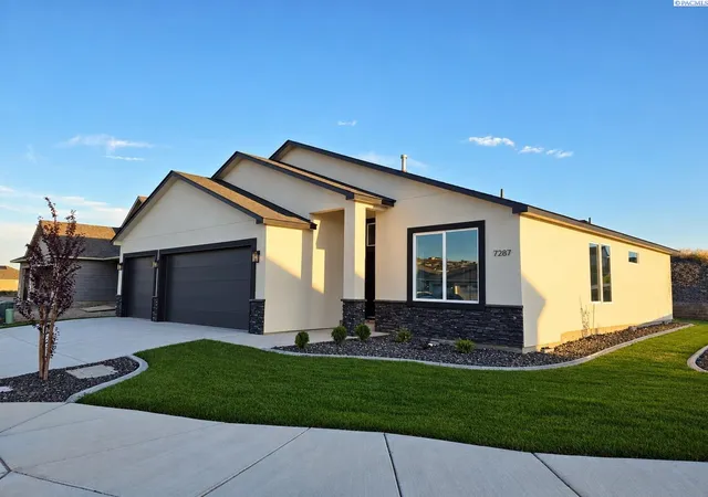 Single family home for sale at 7287 W 30th Avenue, Kennewick, WA 99338 | MLS# PAC295162