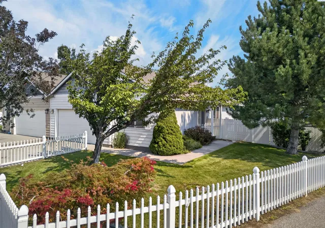 Photo 3 of Townhouse for sale at 2693 Jason Loop, Richland, WA 99352 | MLS# PAC295167 | Listing updated on 2026-10-20