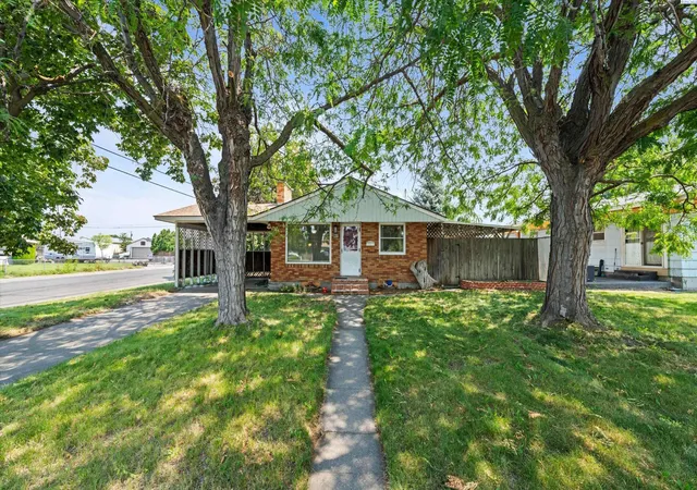 Photo 1 of Single family home for sale at 1735 N 18th Drive, Pasco, WA 99301 | MLS# PAC295187 | Listing updated on 2026-10-29