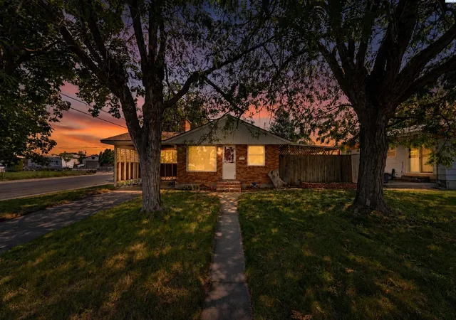 Photo 3 of Single family home for sale at 1735 N 18th Drive, Pasco, WA 99301 | MLS# PAC295187 | Listing updated on 2026-10-29