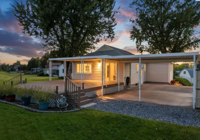 Photo 2 of Single family home for sale at 1734 Gaillard Pl, Richland, WA 99354 | MLS# PAC295215 | Listing updated on 2026-10-24