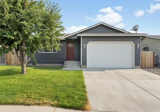 Photo 1 of Sale Pending at 216 Deangela Dr, Grandview, WA 98930 | MLS# PAC295217 | Listing updated on 2026-10-21