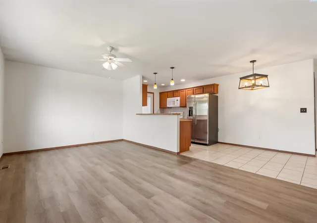 Photo 3 of Sale Pending at 216 Deangela Dr, Grandview, WA 98930 | MLS# PAC295217 | Listing updated on 2026-10-21