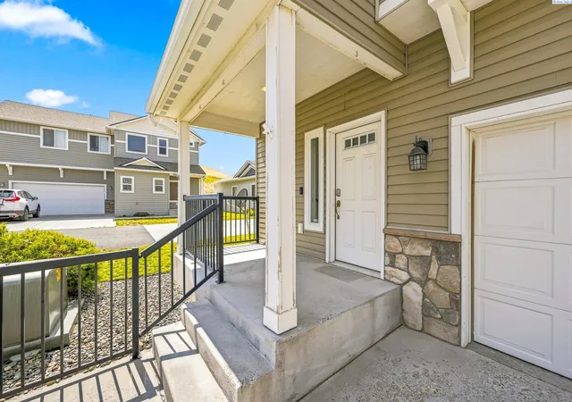 Photo 2 of Sale Pending at 1441 Sw Junegrass Ln, Pullman, WA 99163 | MLS# PAC295272 | Listing updated on 2026-10-21