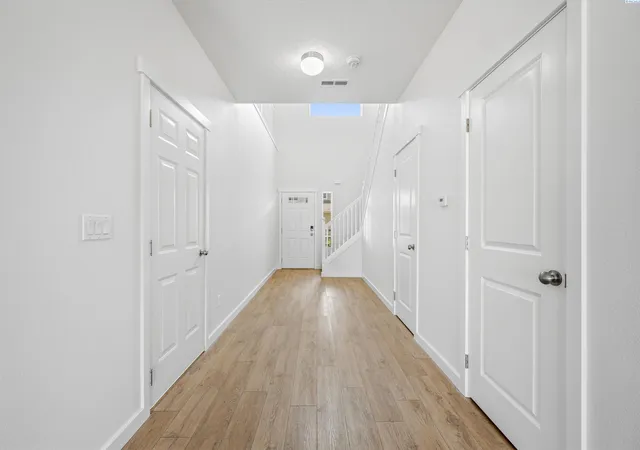 Photo 3 of Sale Pending at 1441 Sw Junegrass Ln, Pullman, WA 99163 | MLS# PAC295272 | Listing updated on 2026-10-21