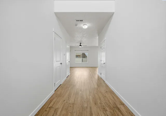 Photo 3 of Sale Pending at 1441 SW Junegrass Ln, Pullman, WA 99163 | MLS# PAC295272 | Listing updated on 2026-10-21