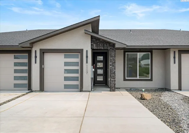 Photo 2 of Townhouse for sale at 1117 Fairhaven Loop, Richland, WA 99352 | MLS# PAC295277 | Listing updated on 2026-10-16