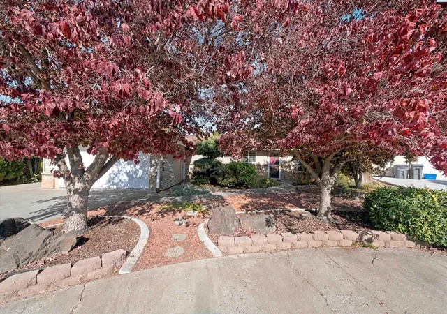 Photo 1 of Single family home for sale at 417 S Tweedt Pl, Kennewick, WA 99336 | MLS# PAC295285 | Listing updated on 2026-10-17