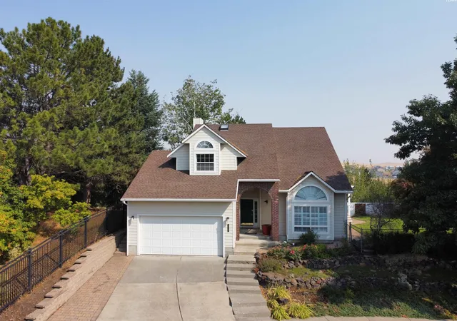Photo 1 of Sale Pending at 320 Nw Brandon Dr, Pullman, WA 99163 | MLS# PAC295290 | Listing updated on 2026-10-21