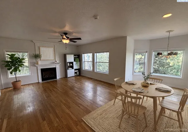 Photo 3 of Sale Pending at 320 Nw Brandon Dr, Pullman, WA 99163 | MLS# PAC295290 | Listing updated on 2026-10-21
